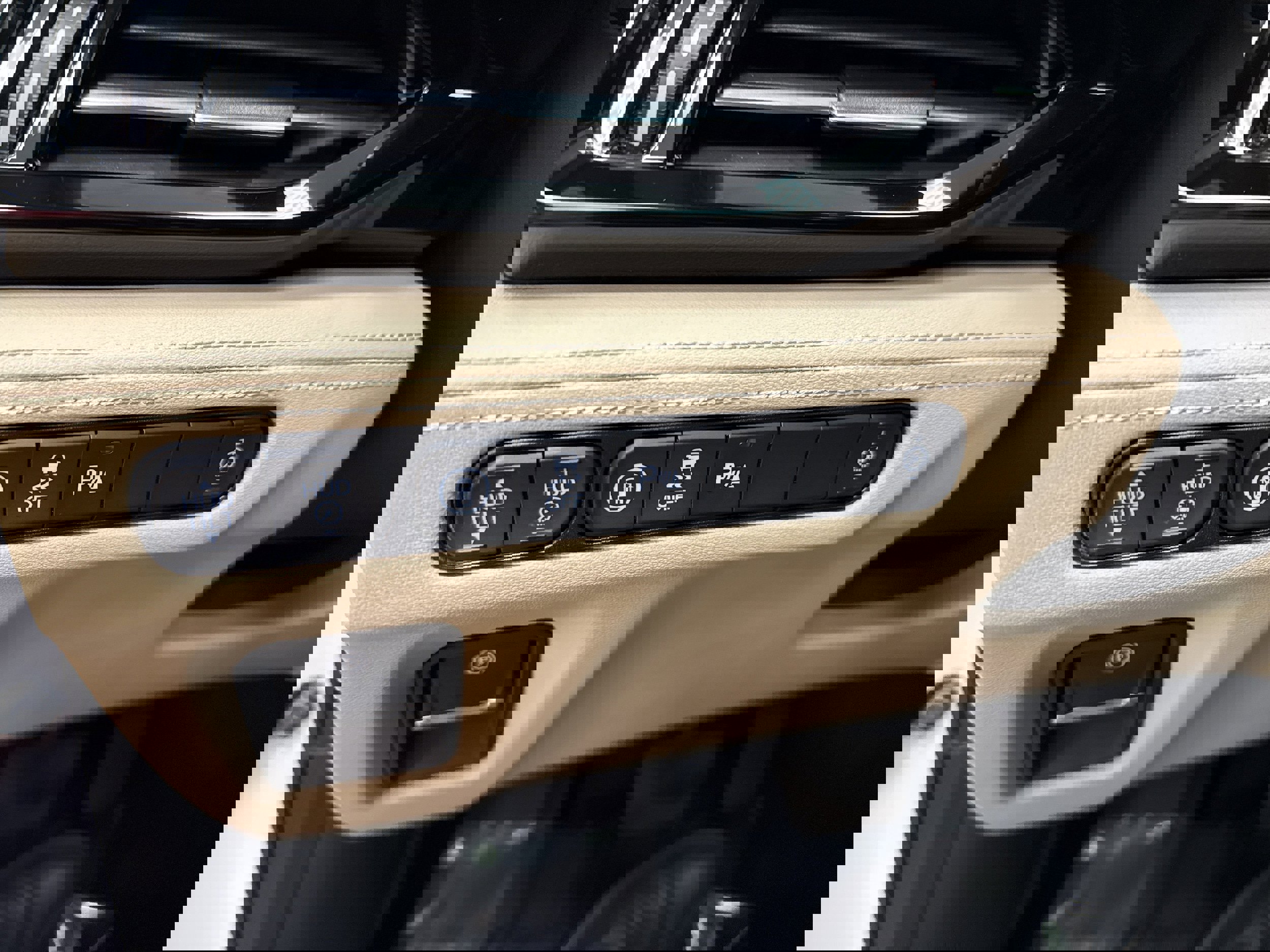 Used 2023 Acura MDX SH-AWD w/ Advance Package image 17