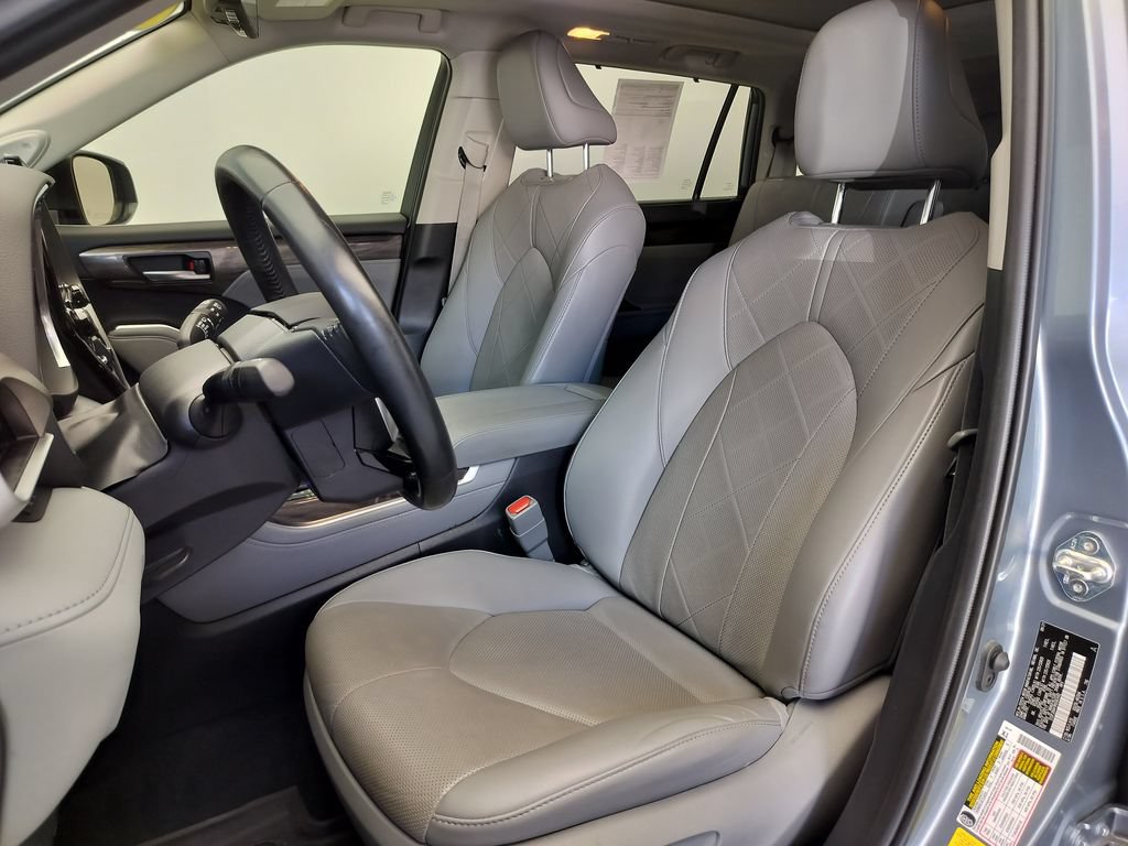 Used 2021 Toyota Highlander Platinum FWD image 9