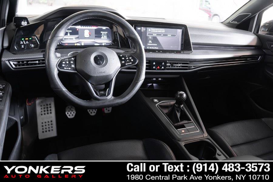 Used 2022 Volkswagen Golf R image 27