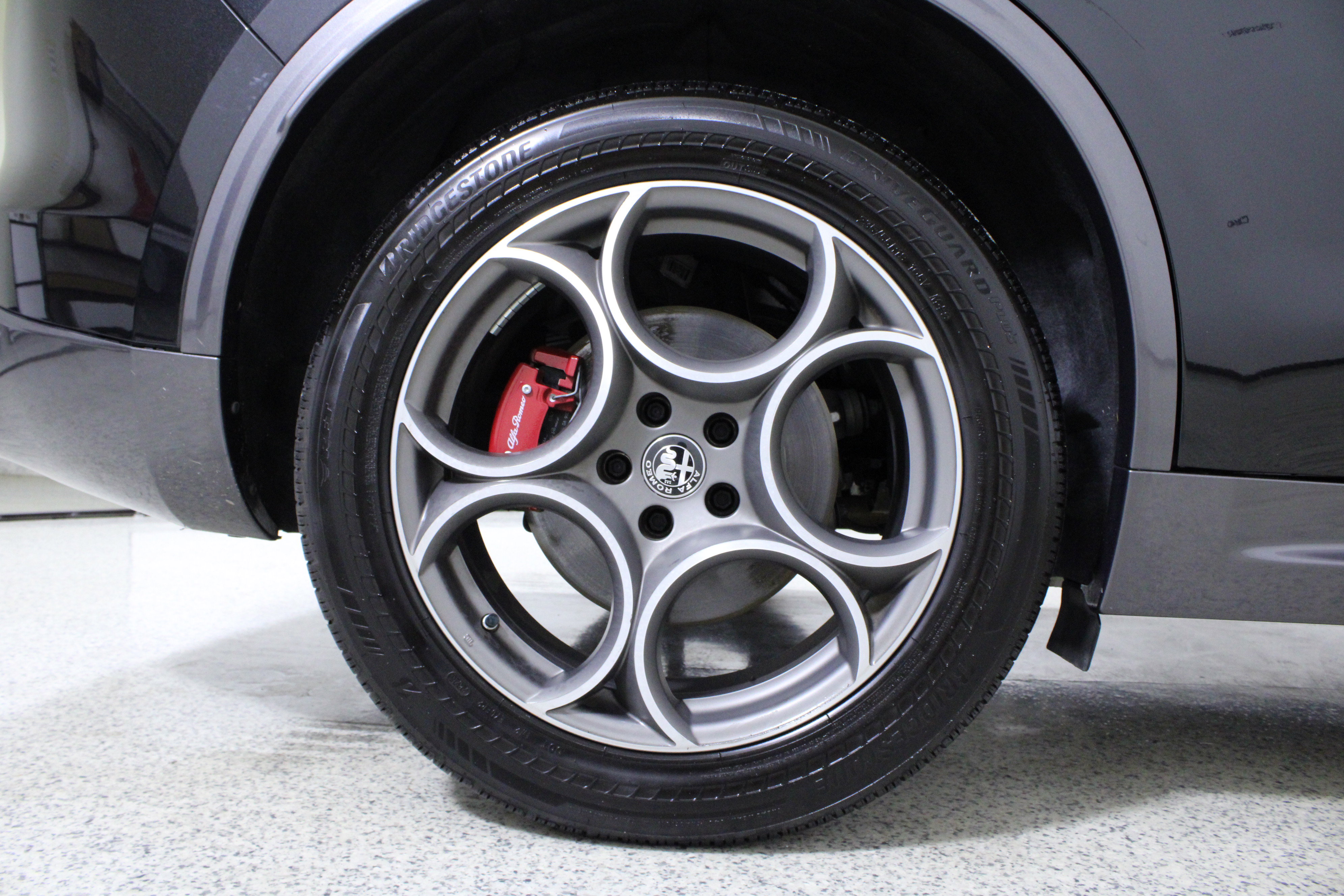 Used 2022 Alfa Romeo Stelvio Ti AWD/4WD image 8