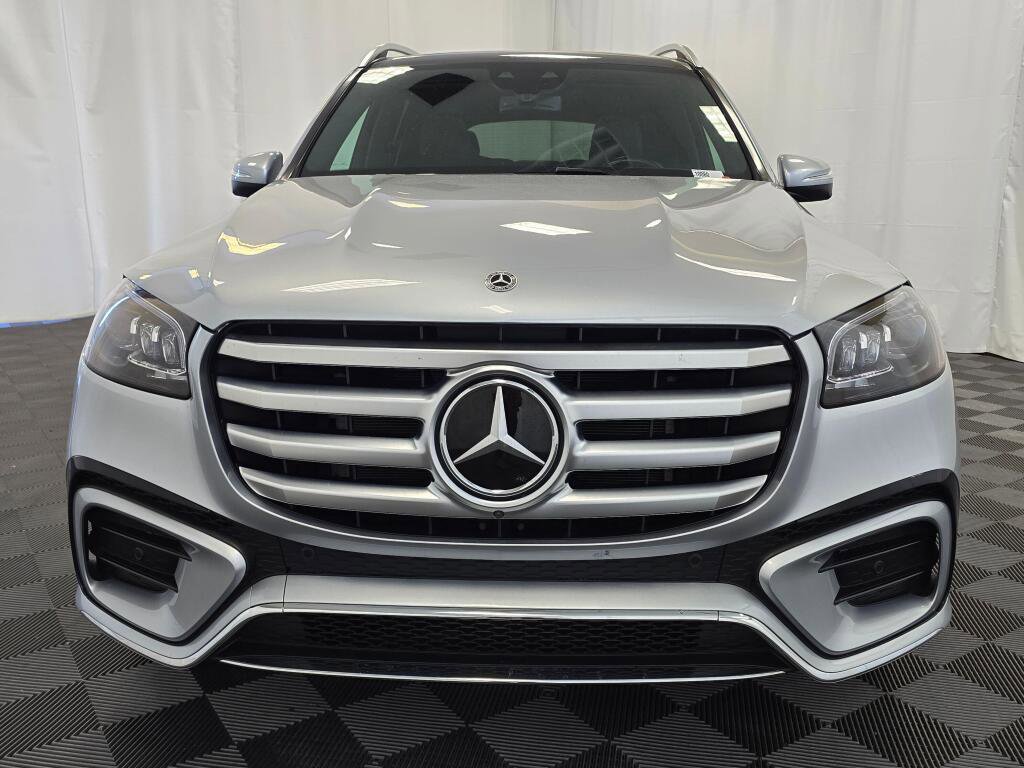Used 2024 Mercedes-Benz GLS 450 4MATIC image 9