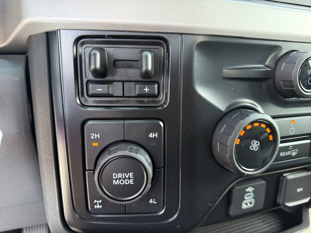 Used 2025 Ford F250 XL w/ STX Appearance Package image 16
