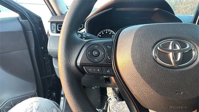 Used 2021 Toyota RAV4 LE image 16