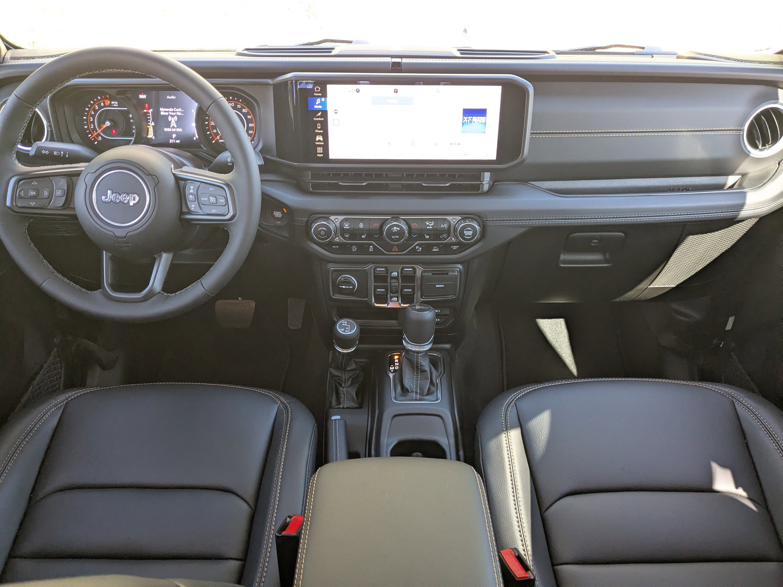 New 2025 Jeep Gladiator High Tide image 14