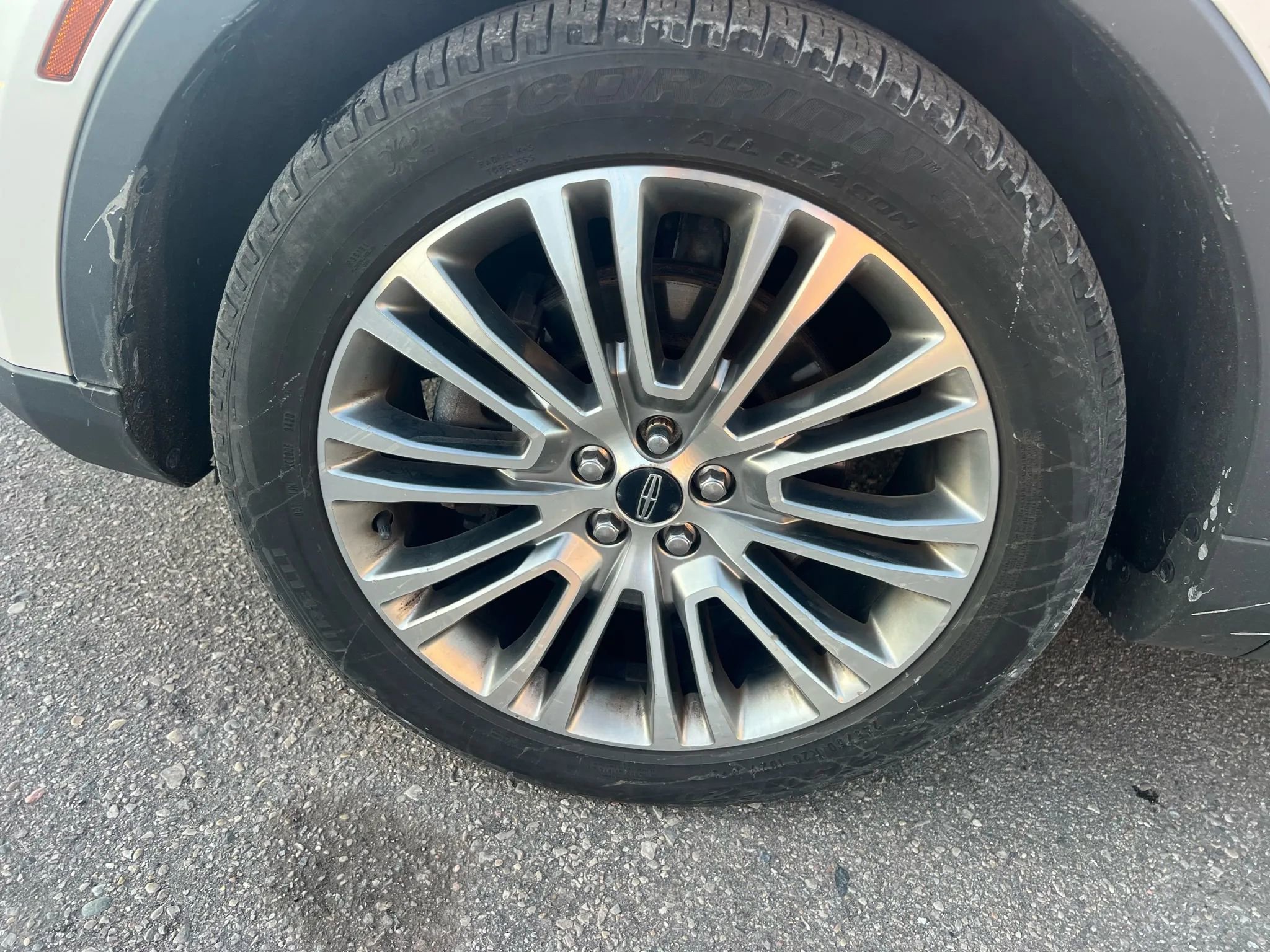 Used 2016 Lincoln MKX Reserve w/ Climate Package image 11