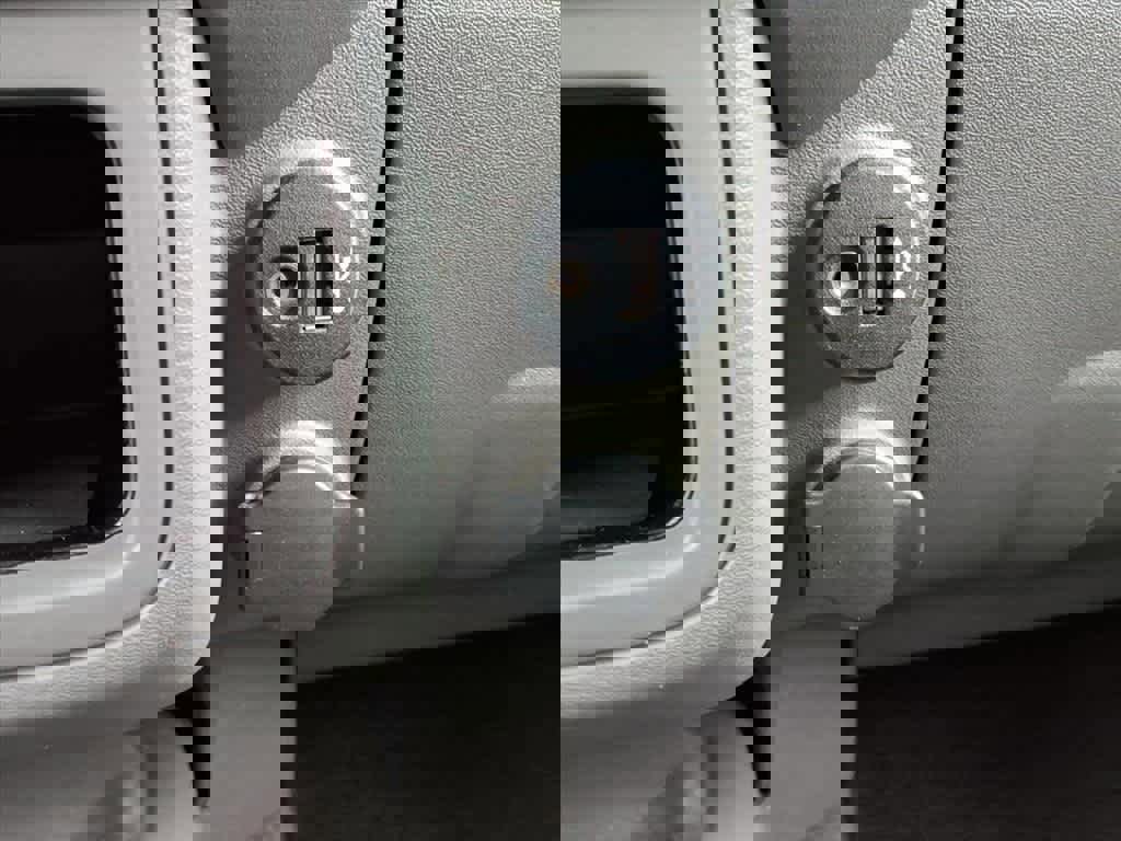 Used 2019 Nissan Frontier Desert Runner image 24