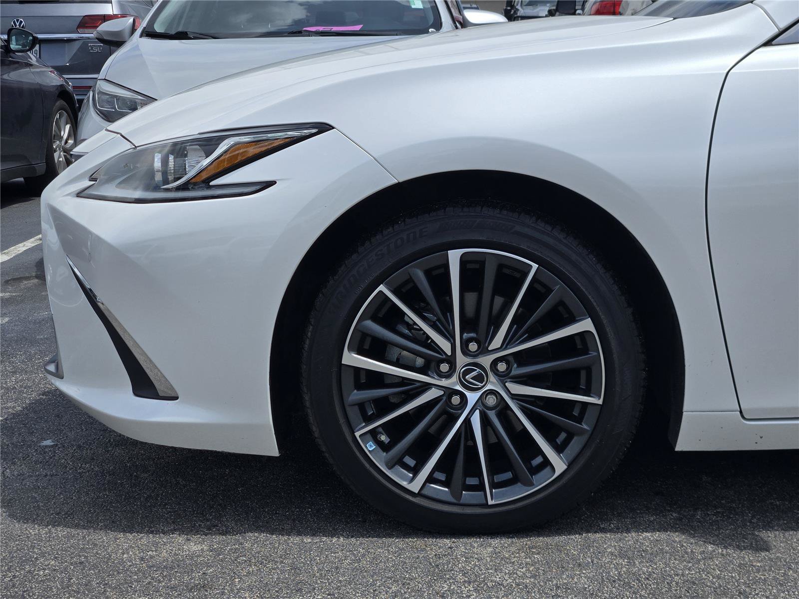Used 2023 Lexus ES 350 w/ Premium Package FWD image 10