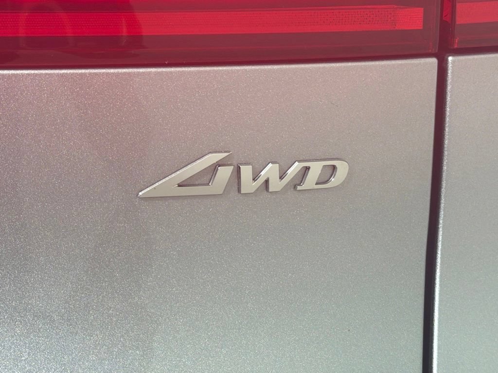 Used 2023 Genesis GV70 2.5T w/ Advanced Package AWD/4WD image 11