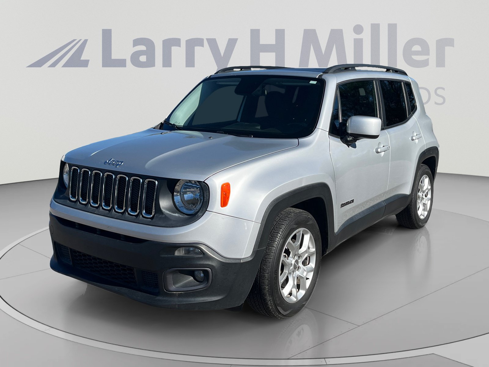 Used 2016 Jeep Renegade Latitude w/ Safety & Security Group FWD image 1