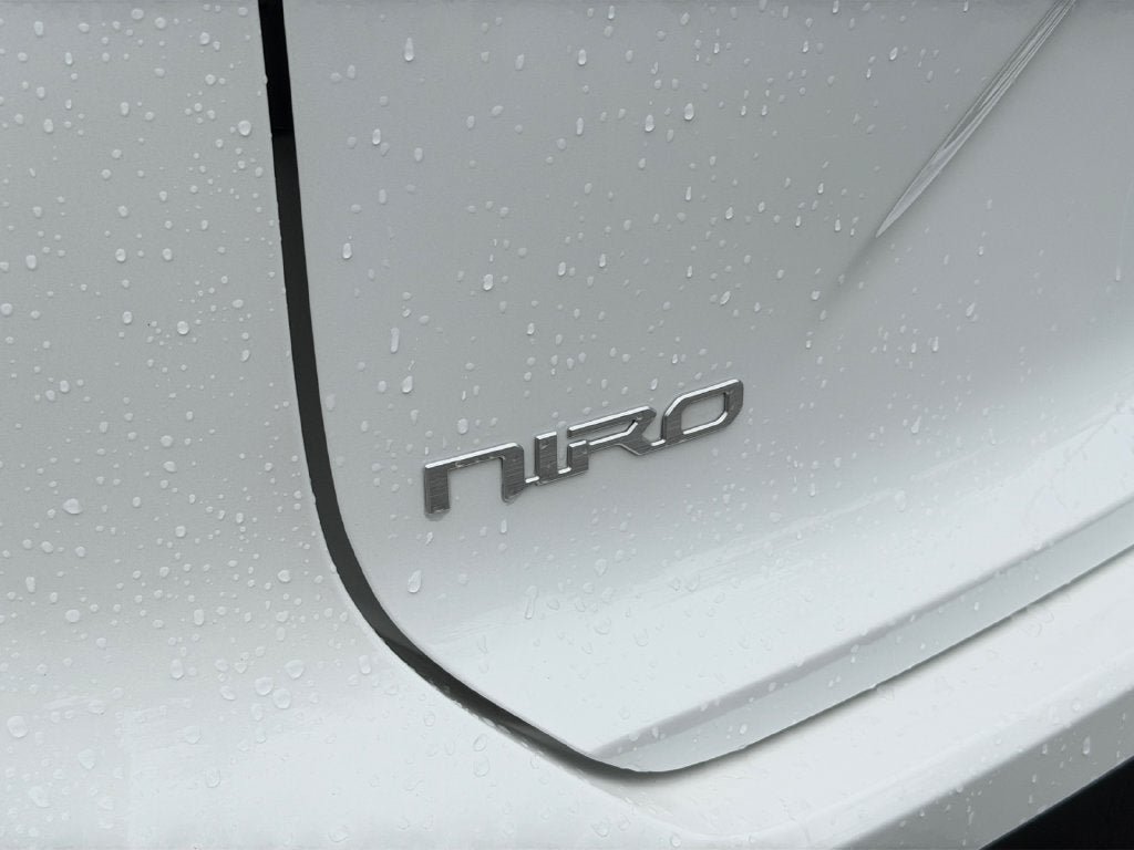 Used 2025 Kia Niro LX FWD image 34