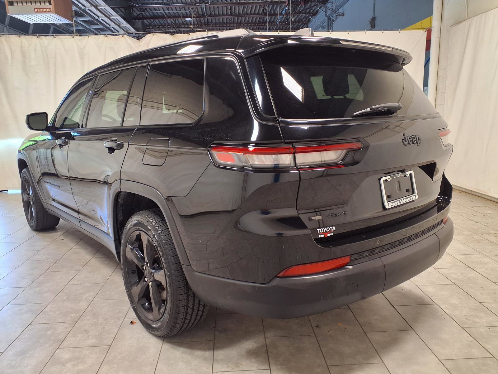 Used 2022 Jeep Grand Cherokee L Laredo AWD/4WD image 7