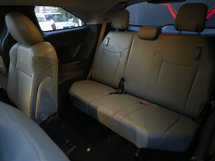 Used 2025 Toyota Sienna XLE FWD image 7