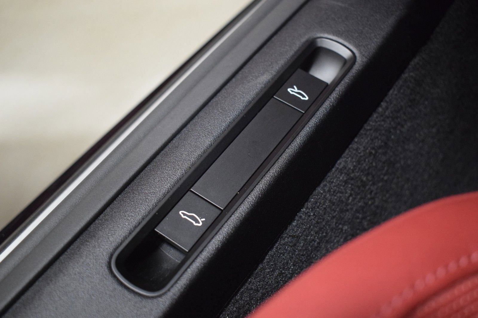 Used 2024 Porsche 911 Carrera 4S AWD/4WD image 37