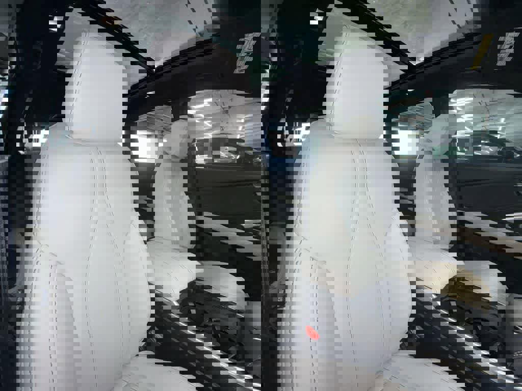 Used 2025 Acura RDX SH-AWD image 27