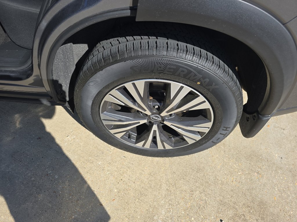 Used 2023 Nissan Rogue SV FWD image 12