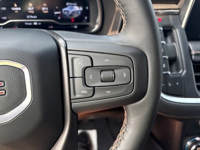 Used 2024 GMC Yukon XL AT4 w/ Technology Package AWD/4WD image 12