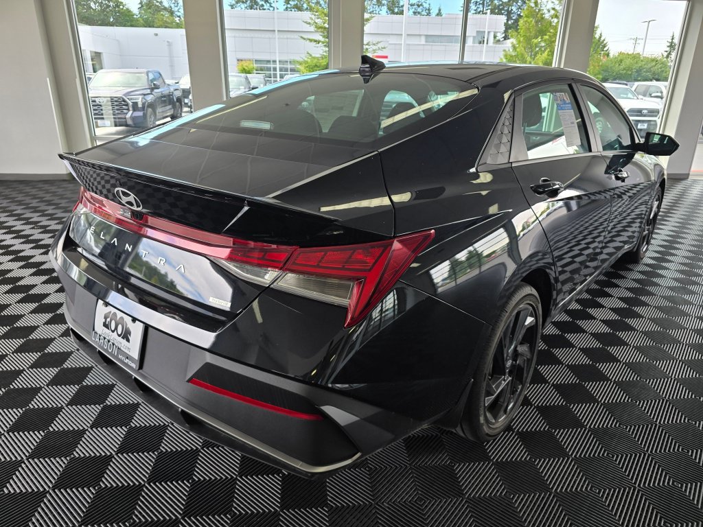 New 2026 Hyundai Elantra SEL FWD image 3