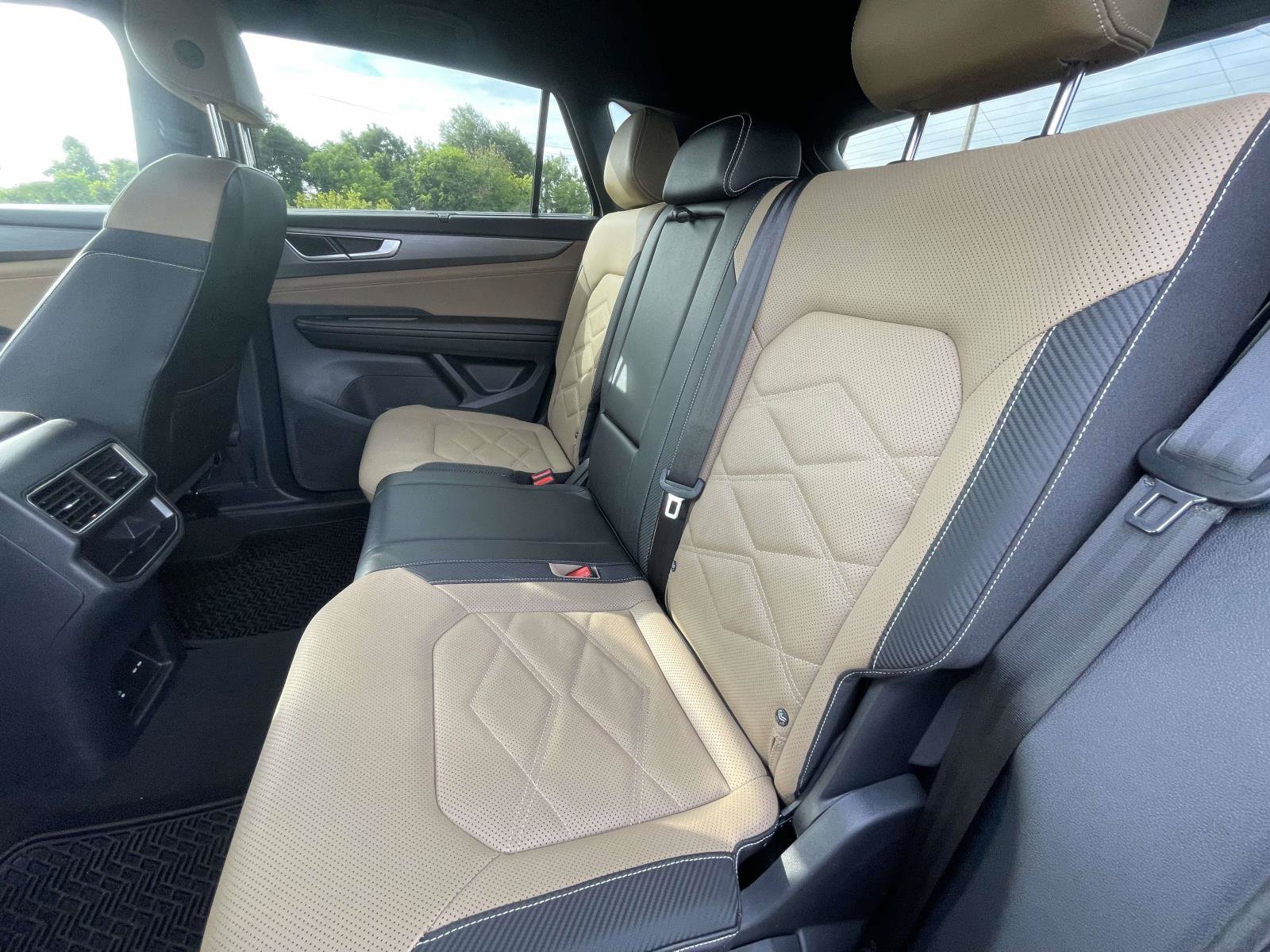 Certified 2025 Volkswagen Atlas Cross Sport SE FWD image 13