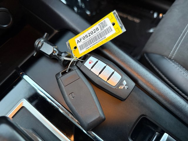 Used 2024 Mitsubishi Outlander SE image 17