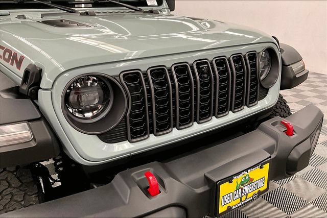 Used 2024 Jeep Wrangler Unlimited Rubicon w/ Dual Top Group AWD/4WD image 30