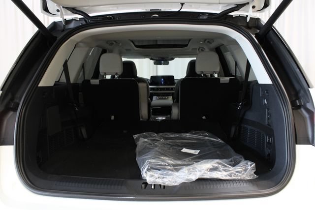 New 2026 Lincoln Aviator Reserve AWD/4WD image 30