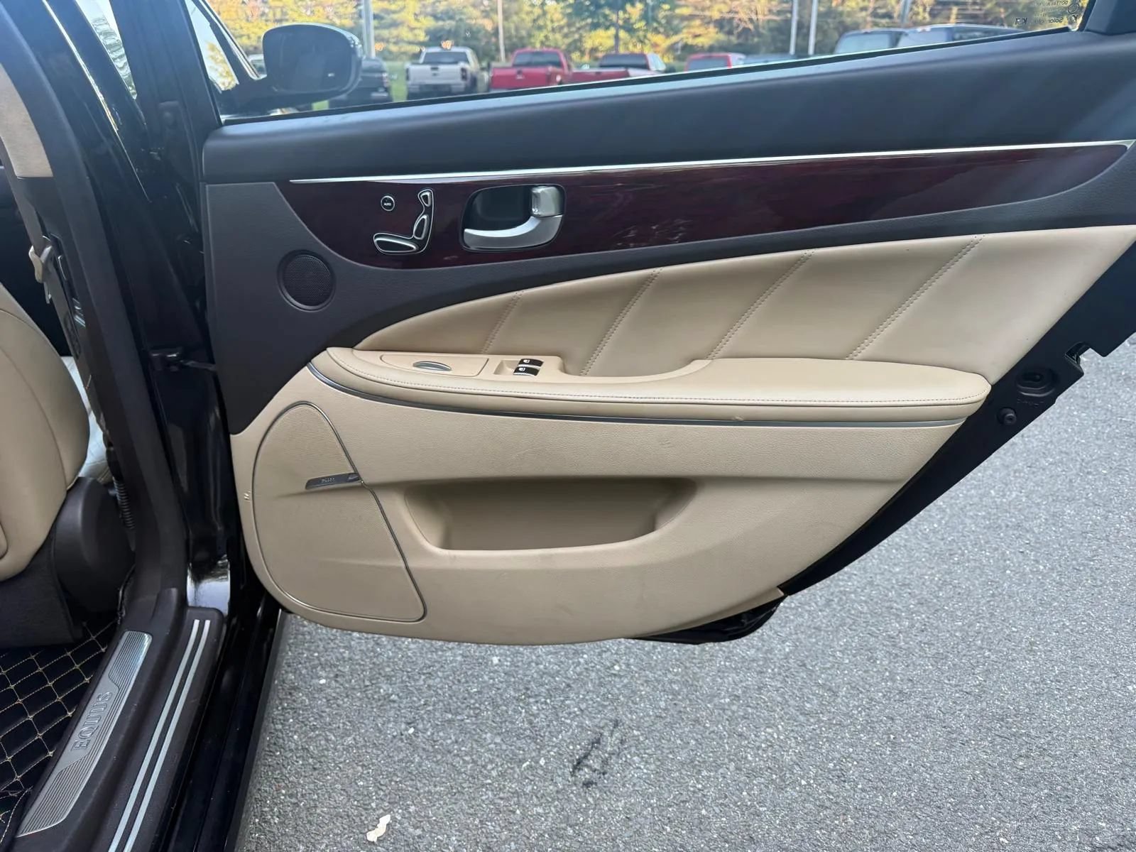 Used 2012 Hyundai Equus Signature RWD image 25
