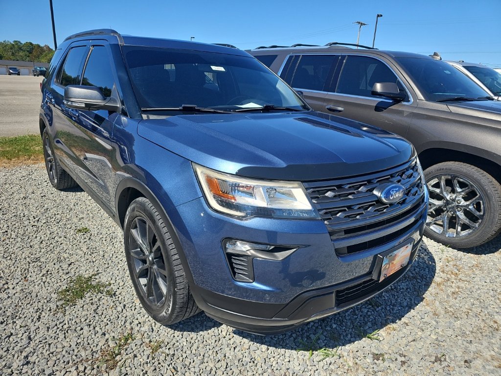 Used 2018 Ford Explorer XLT w/ Equipment Group 202A AWD/4WD image 6