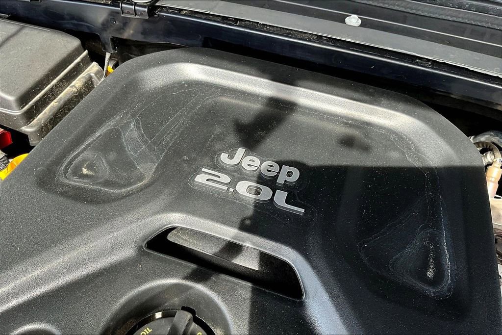 Used 2022 Jeep Wrangler Unlimited Sahara w/ Cold Weather Group image 33