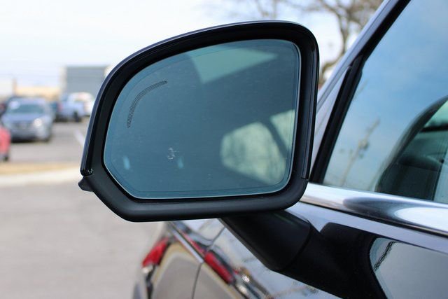 Used 2025 Volvo XC40 B5 Core image 8