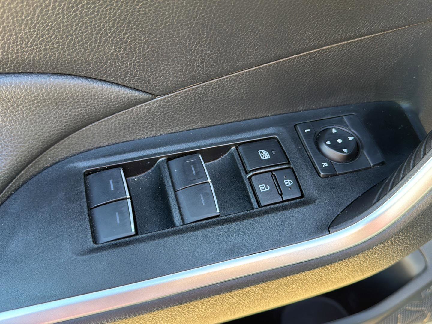 Used 2024 Toyota RAV4 XLE w/ Convenience Package image 12