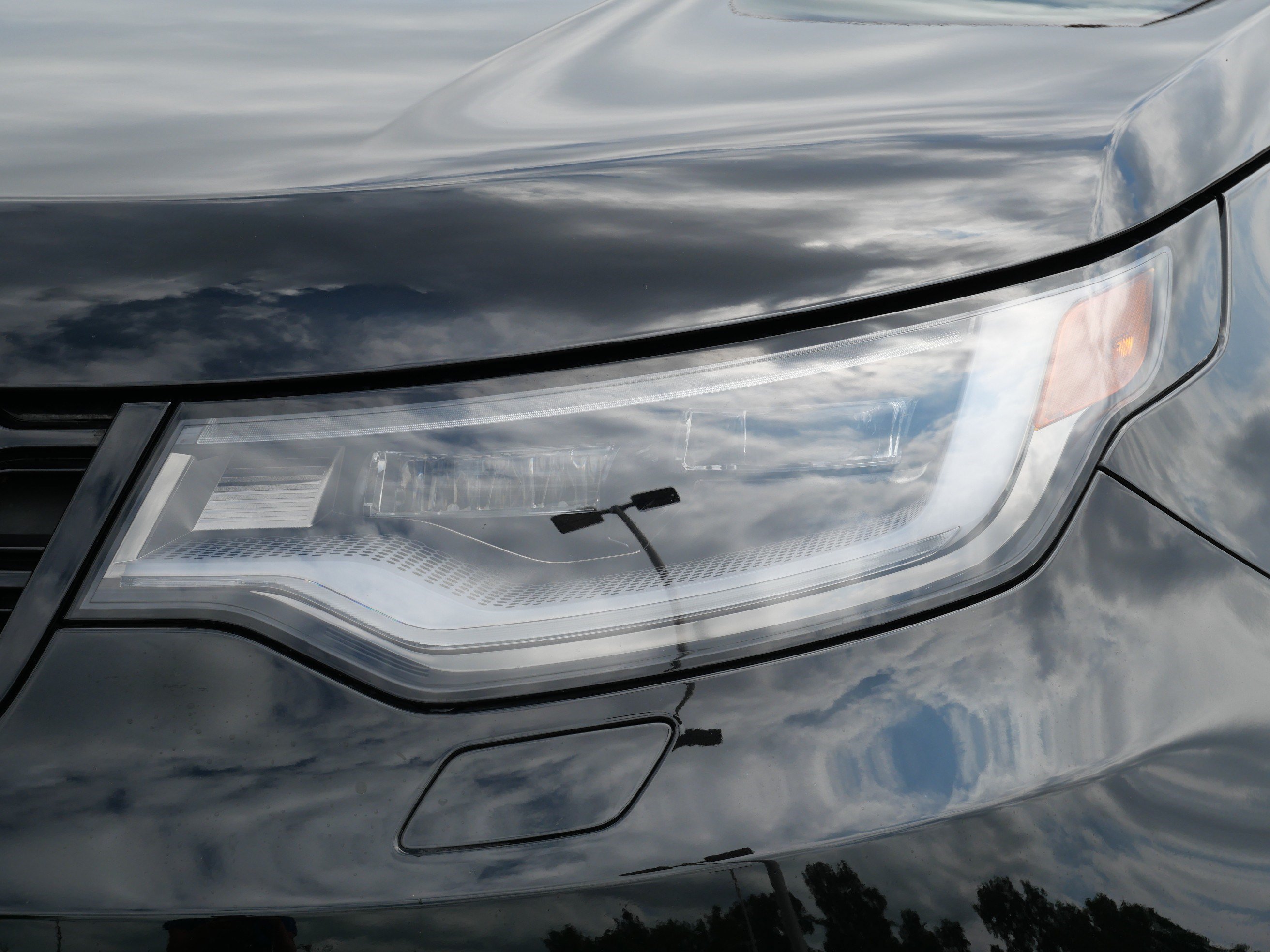 Certified 2025 Land Rover Discovery Dynamic SE AWD/4WD image 9