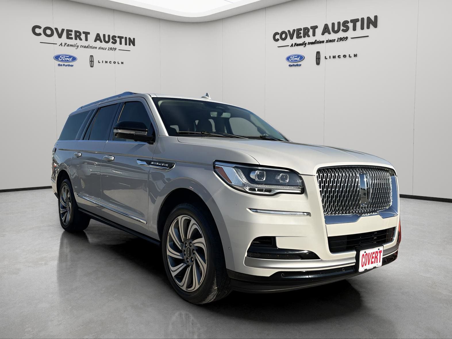 Used 2023 Lincoln Navigator L Reserve image 7