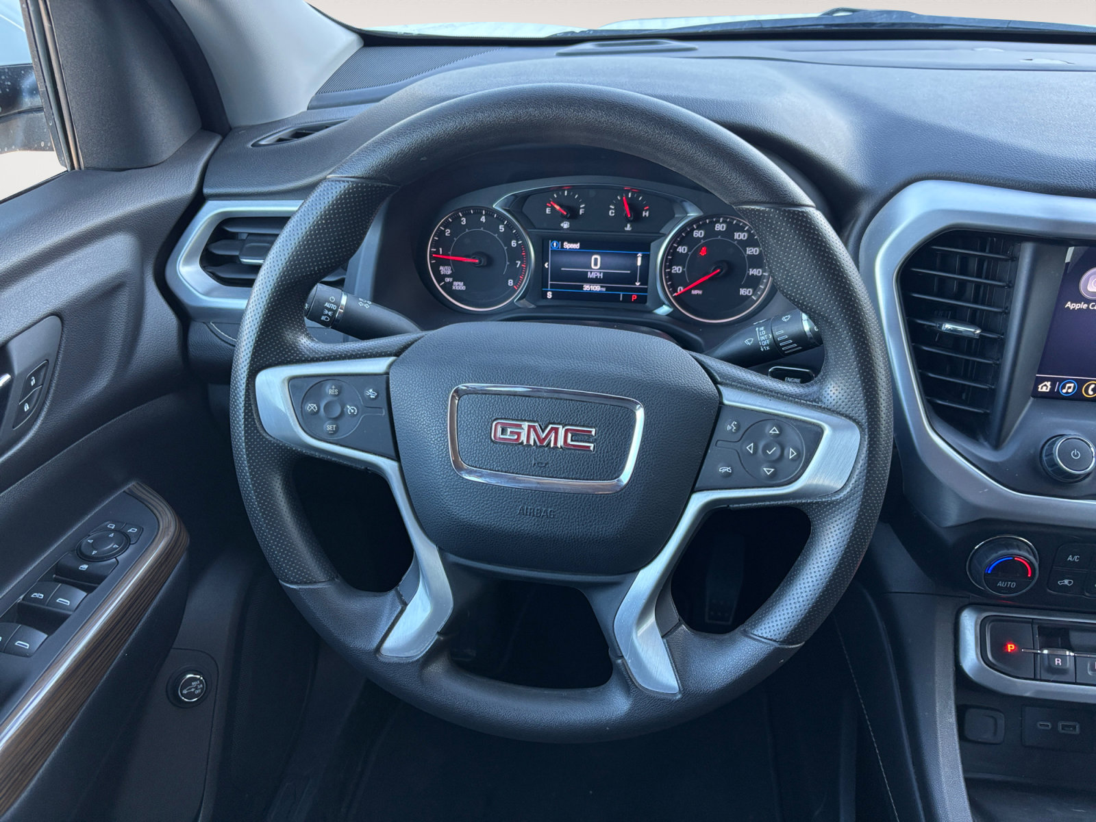 Used 2023 GMC Acadia SLE w/ Driver Convenience Package image 13