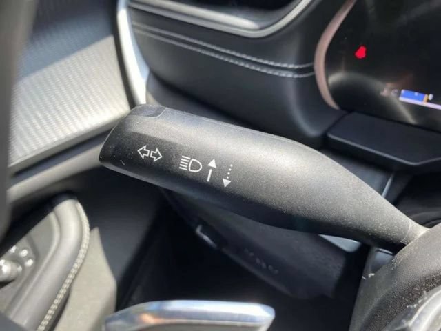 Used 2023 Jeep Grand Cherokee Laredo AWD/4WD image 17