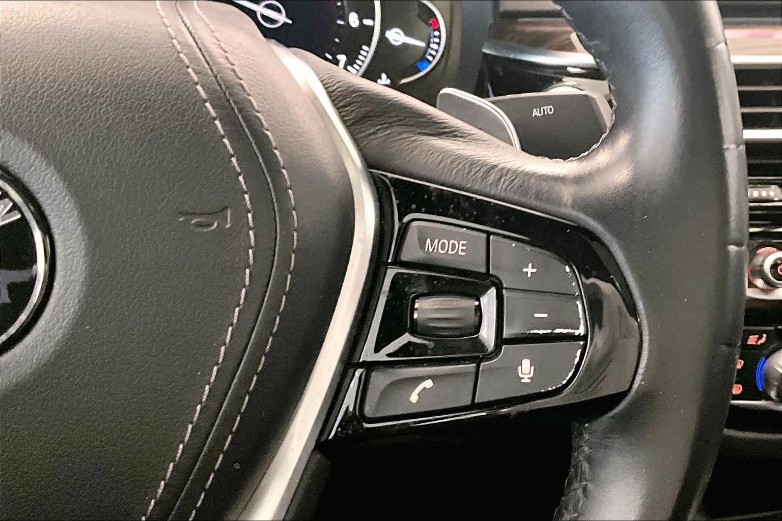 Used 2019 BMW 540i w/ Convenience Package RWD image 22