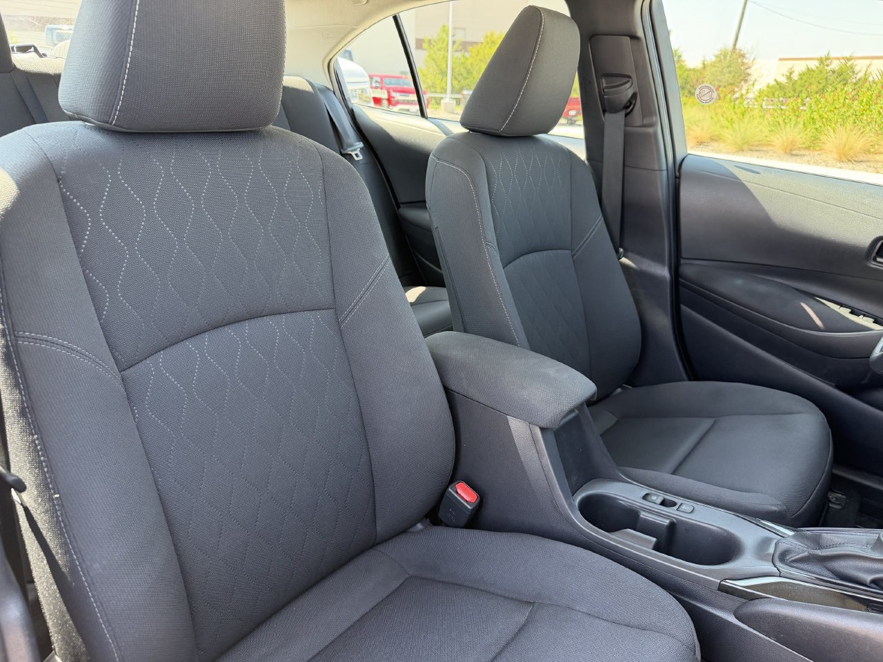 Used 2025 Toyota Corolla LE FWD image 23