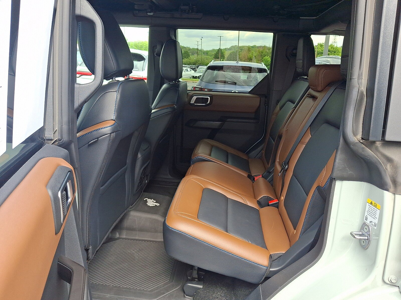 Used 2024 Ford Bronco Outer Banks AWD/4WD image 12