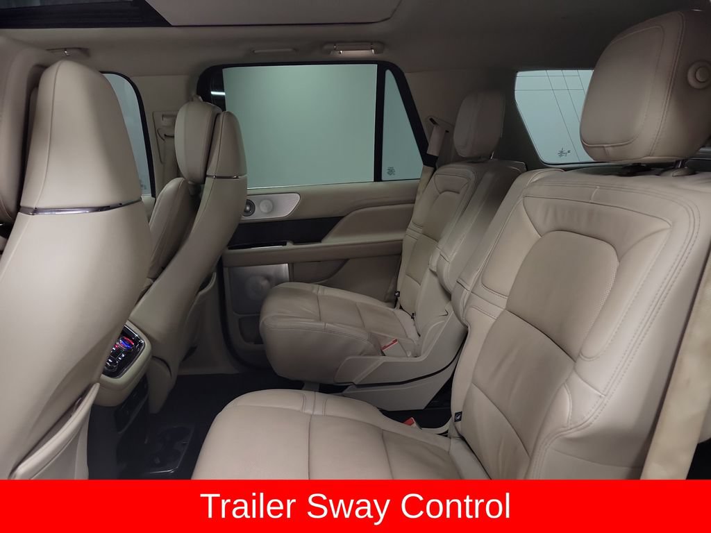 Used 2020 Lincoln Navigator Reserve w/ Luxury Package RWD image 21