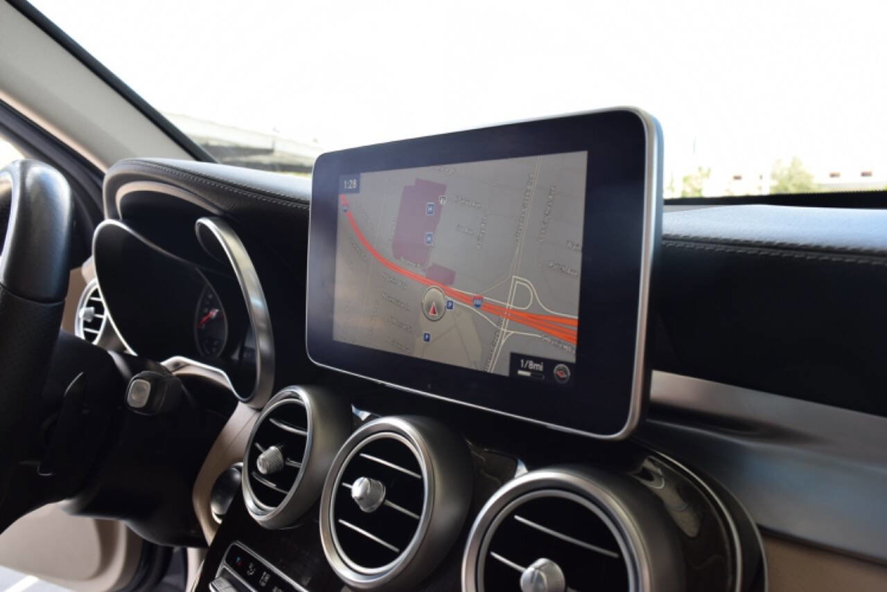 Used 2017 Mercedes-Benz GLC 300 4MATIC image 33