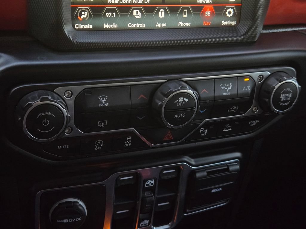 Used 2020 Jeep Gladiator Rubicon AWD/4WD image 23
