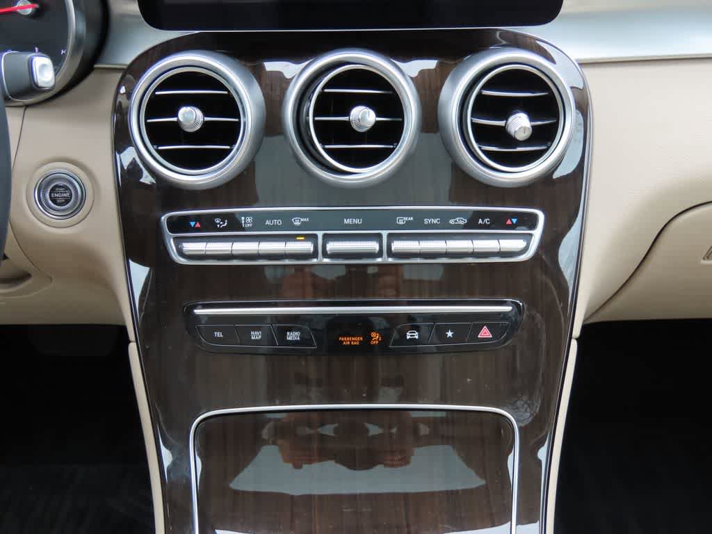 Used 2021 Mercedes-Benz GLC 300 4MATIC image 21