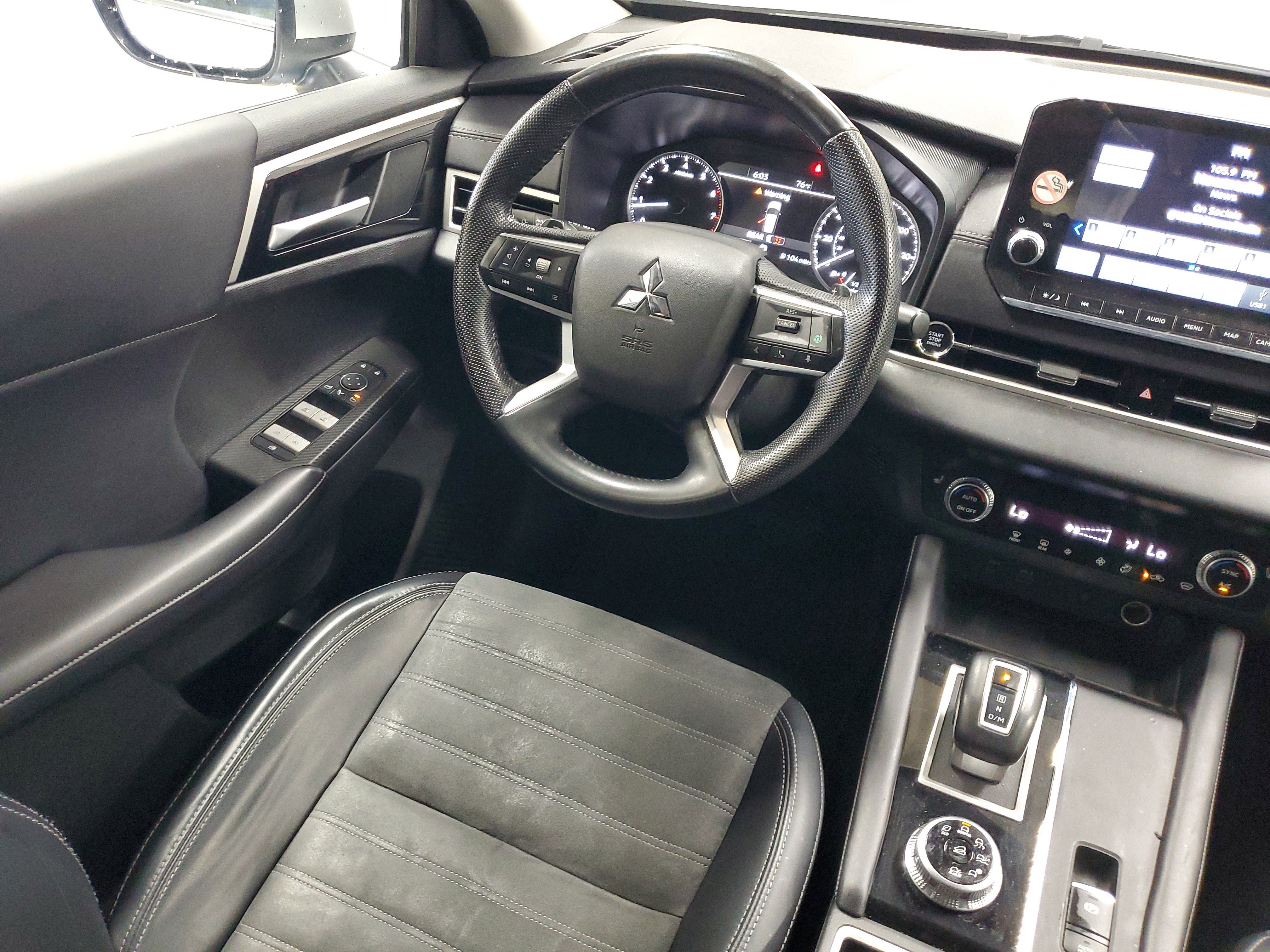 Used 2024 Mitsubishi Outlander SE AWD/4WD image 15