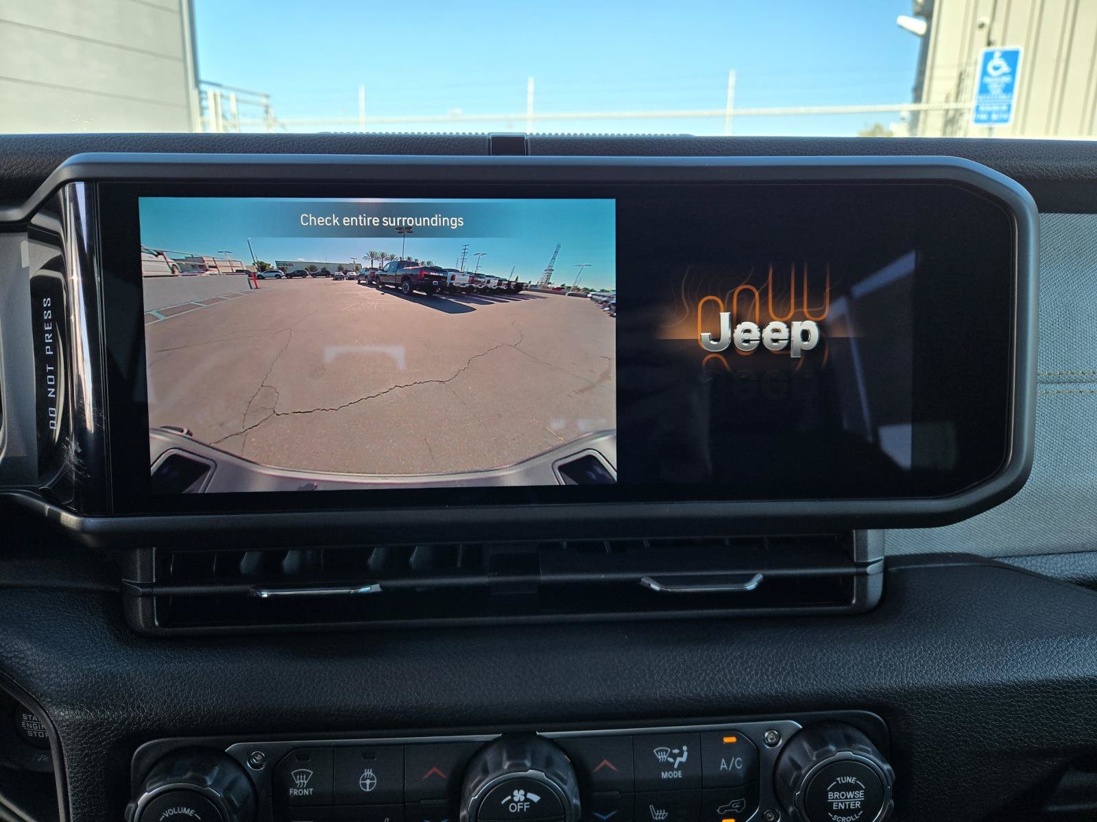 New 2026 Jeep Gladiator Sport AWD/4WD image 8