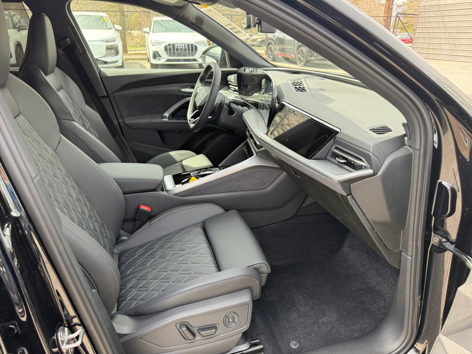 New 2026 Audi SQ5 Premium Plus image 28