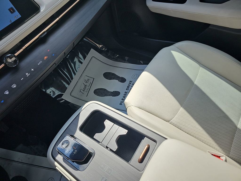 Used 2023 Nissan Ariya FWD image 28