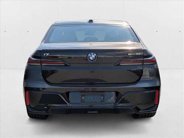 Used 2026 BMW i7 eDrive50 w/ M Sport Package image 7