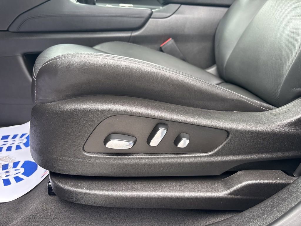 Used 2023 Cadillac XT5 Premium Luxury w/ Technology Package image 12