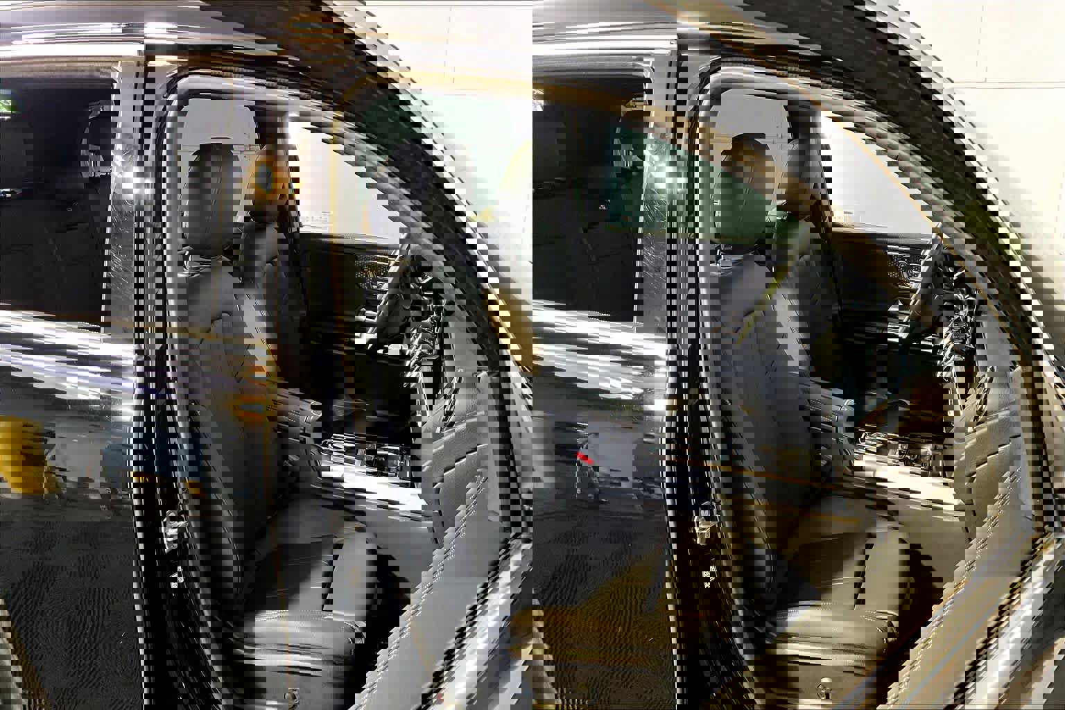 Used 2026 Mercedes-Benz GLB 250 4MATIC image 8