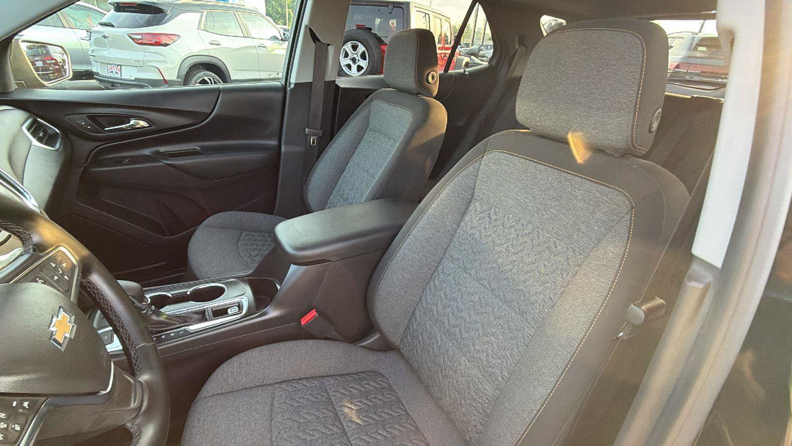 Used 2024 Chevrolet Equinox LT AWD/4WD image 4