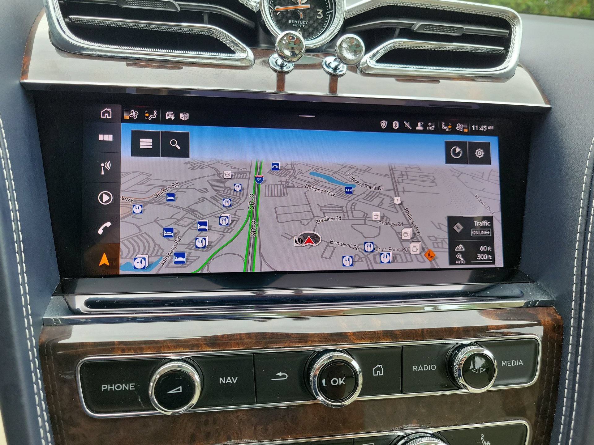 Certified 2022 Bentley Bentayga AWD/4WD image 45